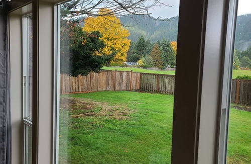 Carson House | Dog Friendly Carson Home on Elk Ridge Golf Course