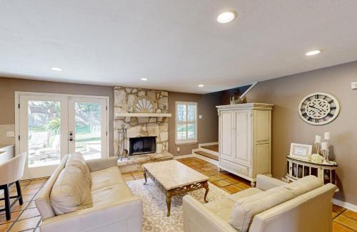North San Antonio - SAT House | Dog-friendly chic home w/private outdoor pool, gas grill, & enclosed backyard