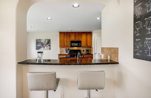 Pioneer Crossing House | Dog-Friendly City Escape with a Large Yard, Gas Grill, Free WiFi, & Full Kitchen