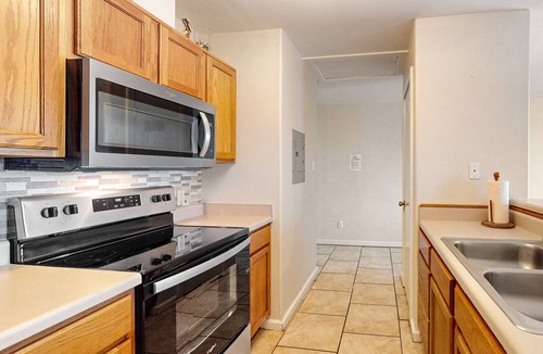 Corpus Christi Condo | Dog-friendly Condo with Pool & Free WiFi - Walk to the Beach