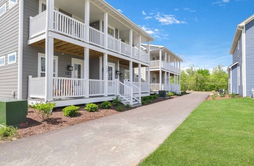 Ottawa Condo | Dog Friendly Condo | Navvy Town Neighborhood