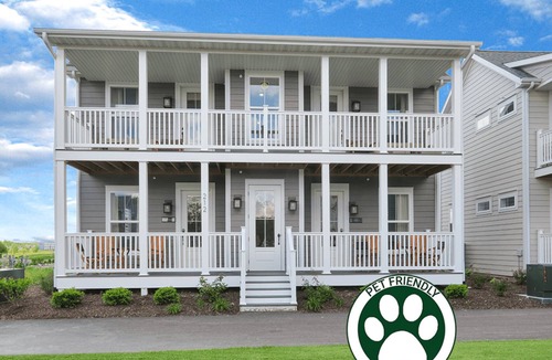 Ottawa Condo | Dog Friendly Condo | Navvy Town Neighborhood