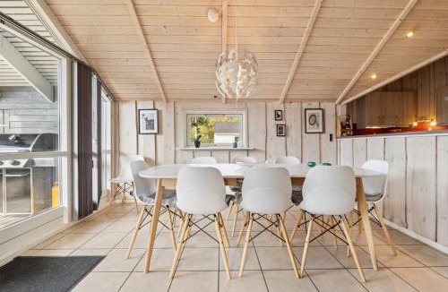 Pøt Strandby House | Dog-Friendly Cottage Near Beach And Nature