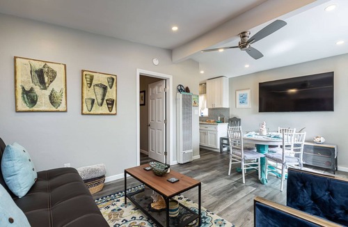 Ocean Beach House | Dog Friendly Cottage with Ocean Beach Charm