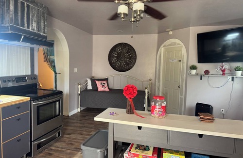 Fair Oaks House | Dog Friendly! Duplex
