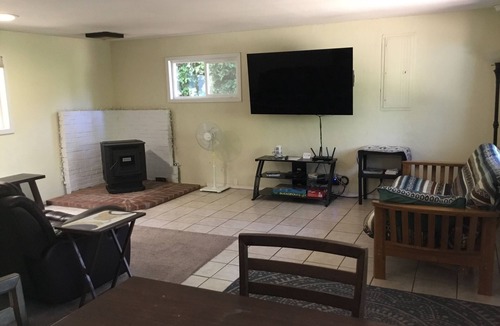 Florence Cottage | DOG Friendly Getaway @ Baker Beach