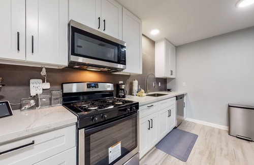 Spring Shadows House | Dog-Friendly getaway with WiFi, central AC, washer/dryer, & fenced, grassy yard