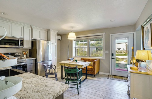 Reno House | Dog-Friendly Guest House on Horse Ranch in Azle!