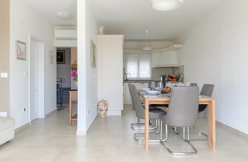 Dajla House | Dog-friendly holiday home with barbecue area, private pool, washing machine, WiFi