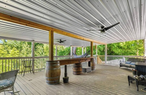 Rogersville House | Dog-Friendly Holston River Getaway w/Large Porch
