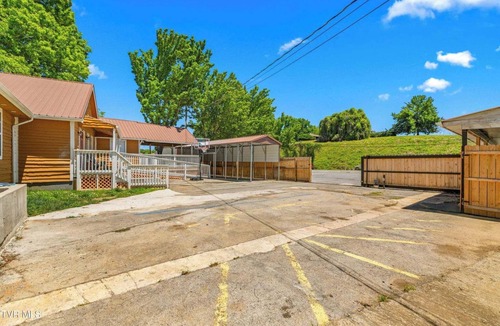 Rogersville House | Dog-Friendly Holston River Getaway w/Large Porch
