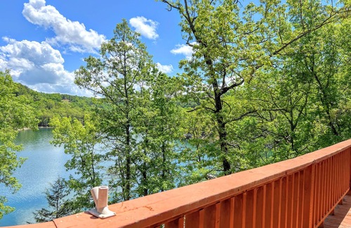 Eureka Springs House | Dog-friendly home with serene views of Beaver Lake, 2 living areas & bunk room