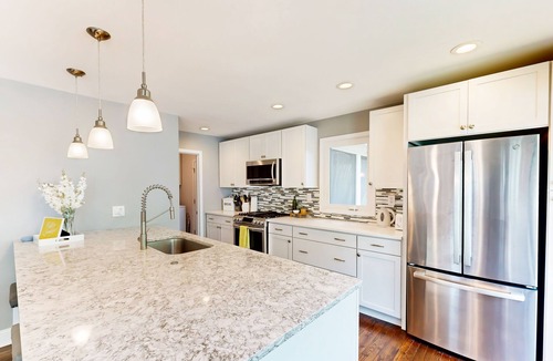 Loring Heights House | Dog-Friendly home full of color with full kitchen, W/D, & AC