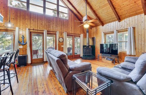Fanning Springs House | Dog-Friendly Home w/Dock on Suwannee River!