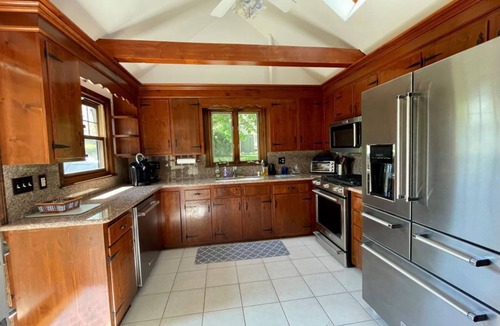 North Chatham House | Dog friendly home with large backyard!