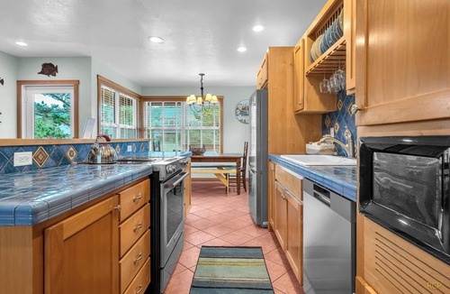 Shorepine Village House | Dog Friendly Home with Immediate Beach Access, Beach Views, Deck and BBQ