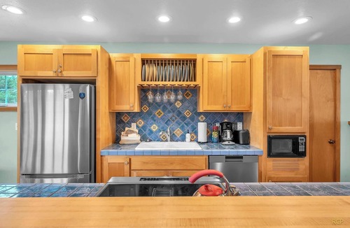 Shorepine Village House | Dog Friendly Home with Immediate Beach Access, Beach Views, Deck and BBQ