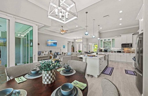 Long Meadow House | Dog friendly home with private pool, lanai, family games, and internet