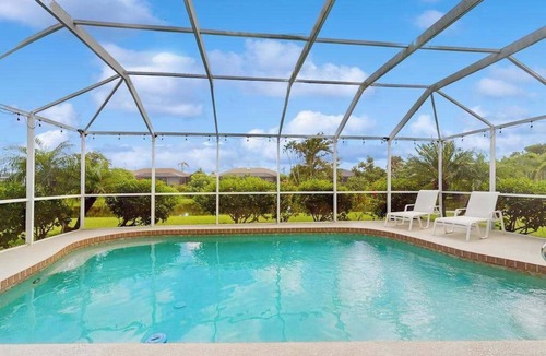 Pebble Beach House | Dog friendly home with heating optional pool, lanai, and washer & dryer