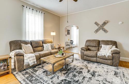 New Albany House | Dog-Friendly Home w/Yard, 6 Mi to Louisville!