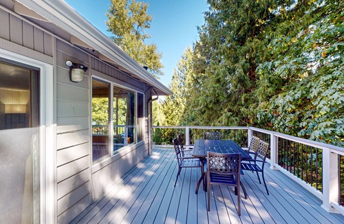 Maple Heights-Lake Desire House | Dog-friendly home with large yard, inviting deck & spacious layout