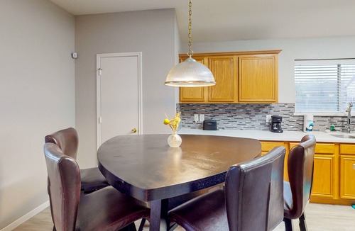Clodine House | Dog-friendly home with an enclosed yard, jetted tub, washer/dryer, & pool table