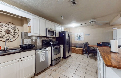 Lilburn House | Dog-friendly home with open yard.
