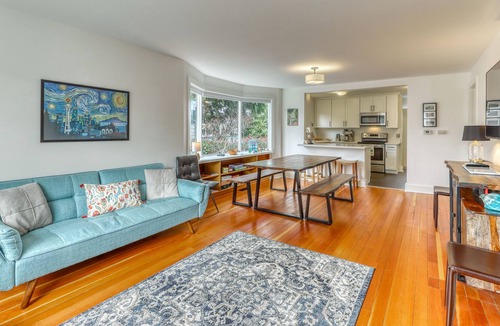 Green Lake House | Dog-friendly home with gas grill, cable, WiFi, & streaming services