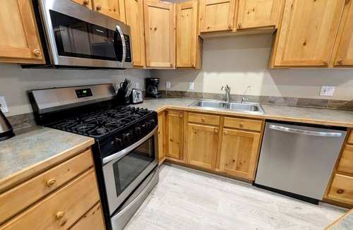 Keystone Condo | Dog friendly, hot tub, free shuttle