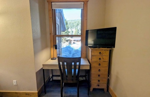 Keystone Condo | Dog friendly, hot tub, free shuttle