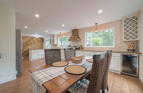 Grogan's Mill House | Dog Friendly & just one mile to Woodlands Town Center!
