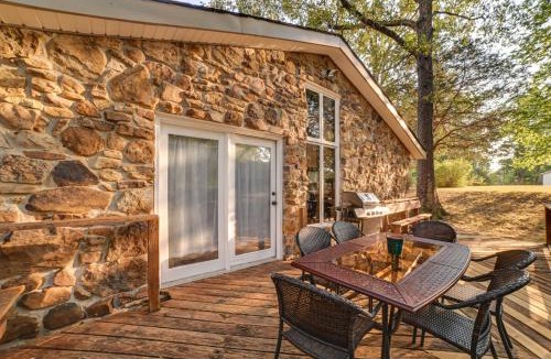 Gilbertsville House | Dog-Friendly Kentucky Lake Home w/Game Room!