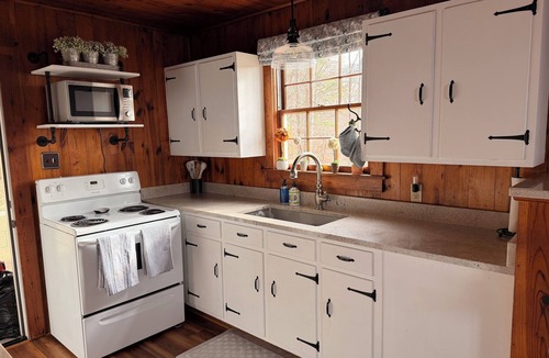 Jefferson City House | Dog Friendly Lakefront Cabin with Amazing Sunset Views & New Boat dock.
