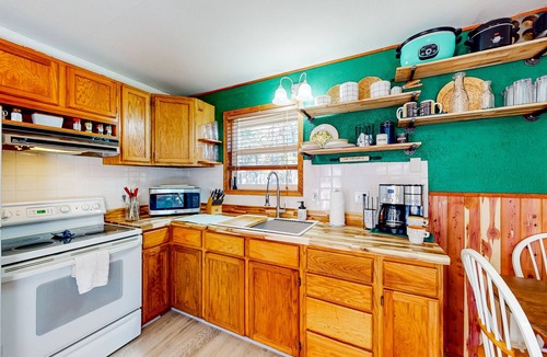 Eagle Rock House | Dog-friendly lake house plus bonus room, firepit, & furnished deck