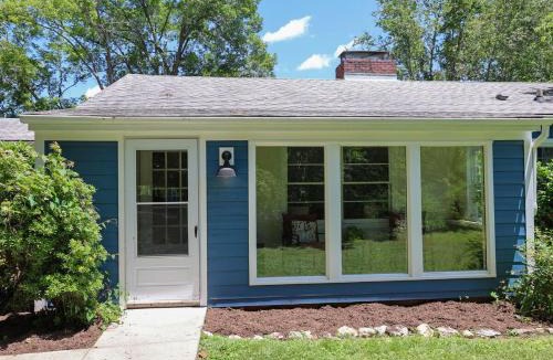 Bahama Apartment | Dog Friendly Lakeside Escape with Hammock and Fire Pit