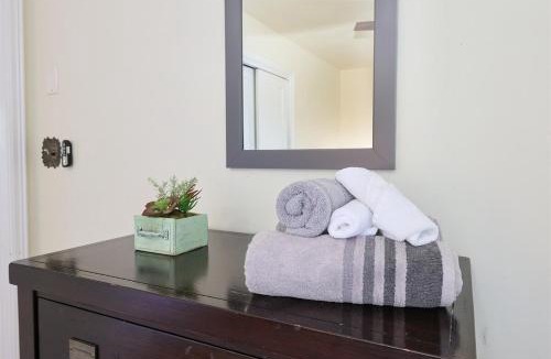 Bahama Apartment | Dog Friendly Lakeside Escape with Hammock and Fire Pit