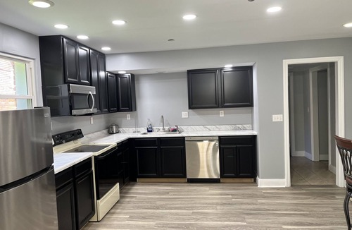 Ashland House | Dog Friendly Lower Level Basement Apartment.