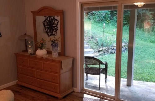 Gatlinburg Cottage | Dog Friendly Moonfall Cottage Gatlinburg