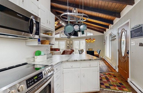 Sugar Mountain Ski Chalet | Dog-Friendly Oasis - Game Room, AC, Pool Table, & Fireplace
