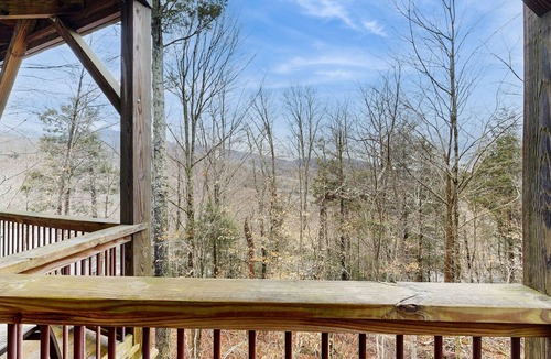 Sugar Mountain Ski Chalet | Dog-Friendly Oasis - Game Room, AC, Pool Table, & Fireplace