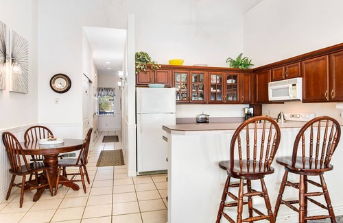 Ocean Shores Condo | Dog-friendly oceanfront suite with deck, great ocean view & jetted tub