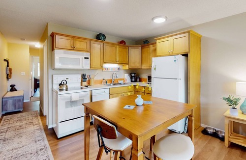 Neskowin Condo | Dog friendly oceanfront condo with beach access and updated interior