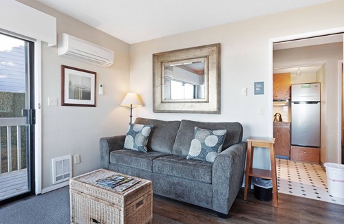 Bandon House | Dog-friendly oceanfront home w/beach access, deck-minutes from town-EV Charger