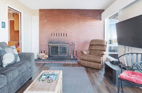 Bandon House | Dog-friendly, oceanfront condo w/ beach access, cozy fireplace, and large deck