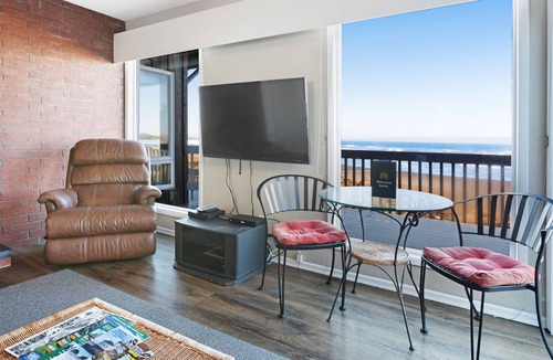 Bandon House | Dog-friendly, oceanfront condo w/ beach access, cozy fireplace, and large deck
