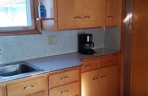 Manistee House | Dog friendly one bedroom house close to everything!