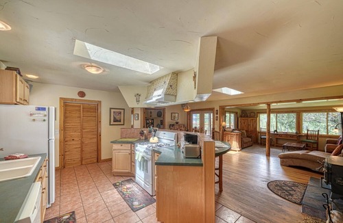 Howard Cabin | Dog Friendly Pond Private