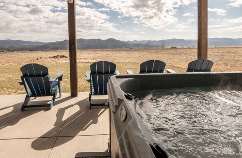 Buena Vista House | Dog Friendly Private Partial Home w/AC & Hot Tub
