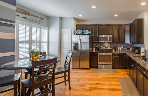 Rehoboth Beach House | Dog Friendly Rehoboth Beach Townhouse Pool Parking