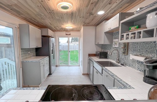 Bellingham House | Dog friendly remodeled home